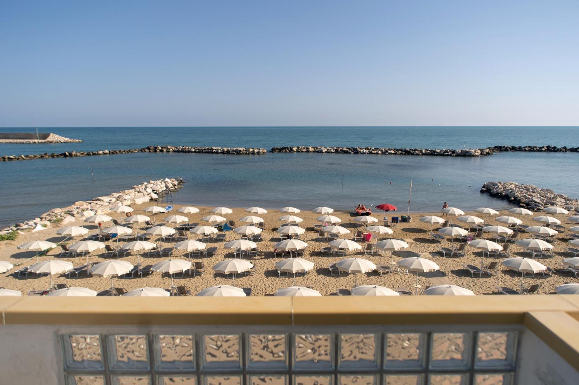 Hotel Strand Marina Di Montenero Exteriér fotografie